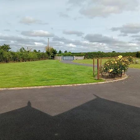 شقة Apartment With 2 Bedrooms On Kildare Carlow Laois Border